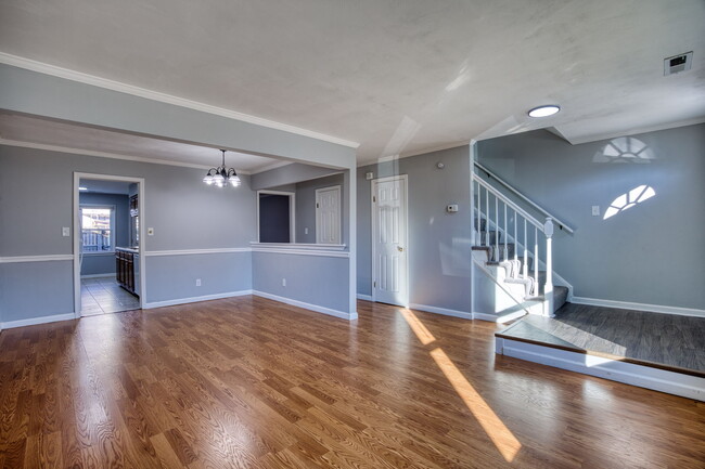 Building Photo - 5540 Finespun Last