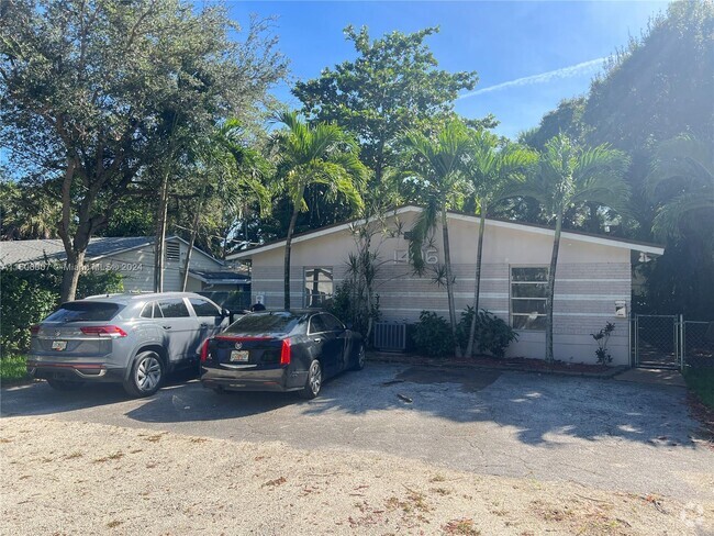 Building Photo - 1406 Arpeika St Rental