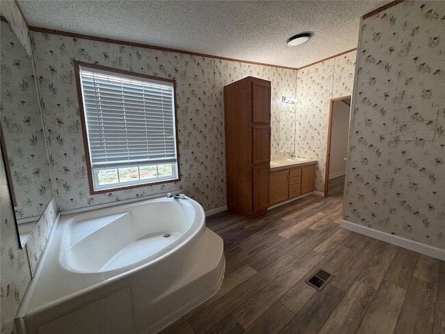 Photo - 138 Maegan Ln
