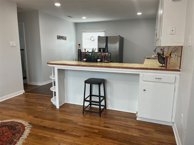 Photo - 603 Moody St