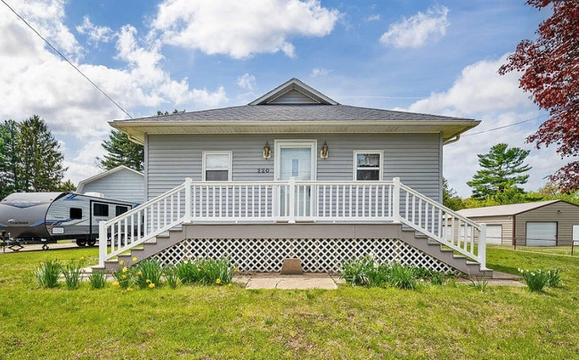 Building Photo - 220 S Berrien St Rental
