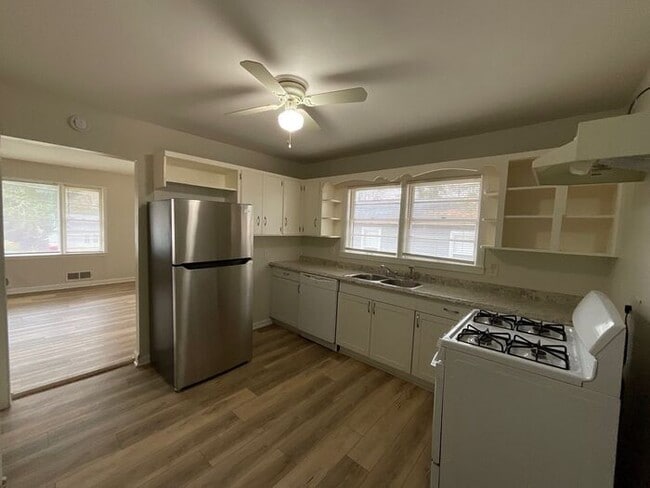 Photo - 3002 1st Ave SW