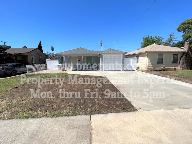 Photo - 1759 Middlefield Ave