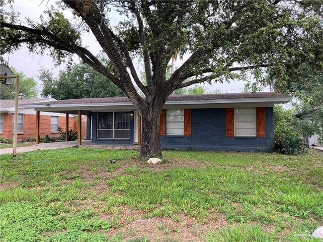 Building Photo - 14 Camellia Ave