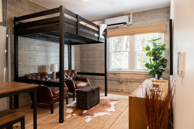 Photo - 79-97 S Oak St