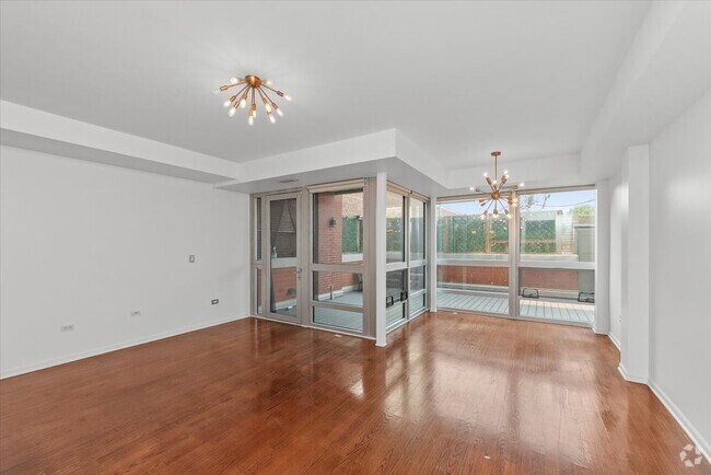 Building Photo - 744 W Fullerton Ave Unit 202 Rental
