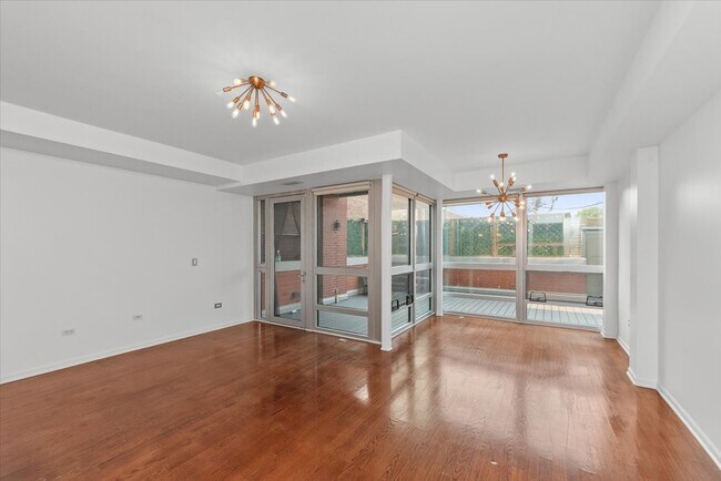 Photo - 744 W Fullerton Ave Unidad 202 Rental