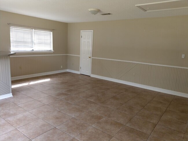 Photo - 201 Driftwood St