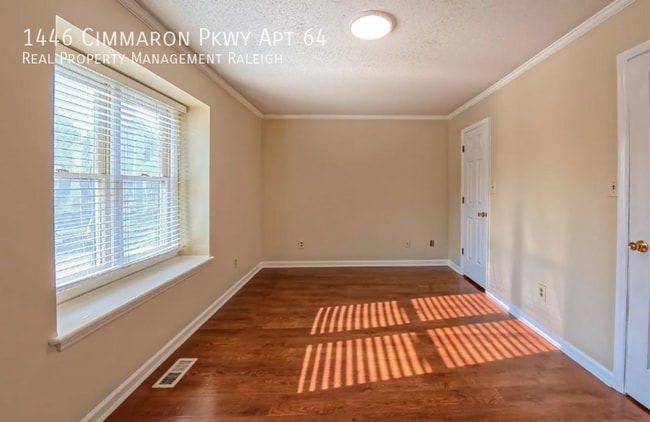 Photo - 1446 Cimarron Pkwy