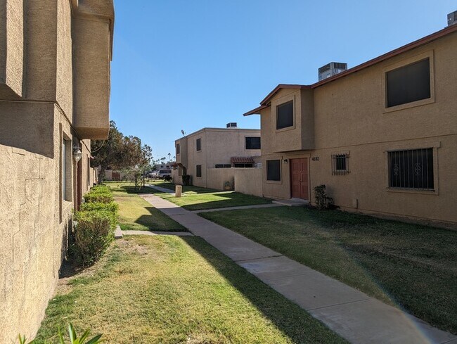 Photo - Remodeled Townhome in West Phoenix