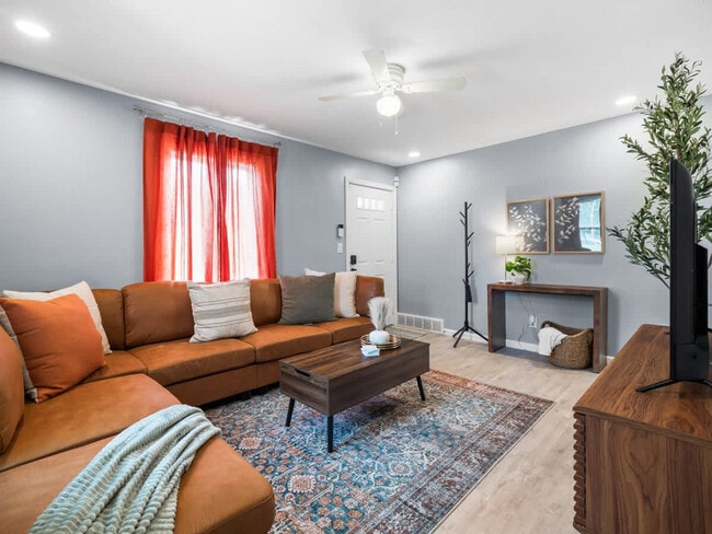 Photo - 1906 N Leavitt Rd Unidad SI ID1496120P