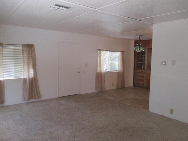 Photo - 848 S Lyon Ave