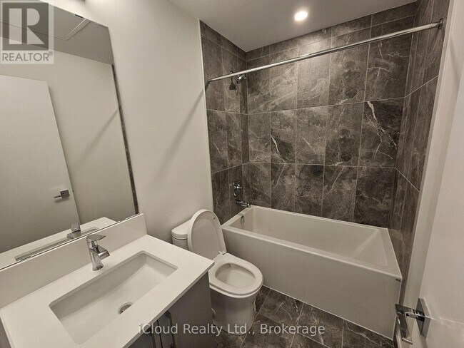 Photo - 496 Plains Rd E