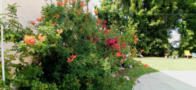 Photo - 1070 S Cloverdale Ave