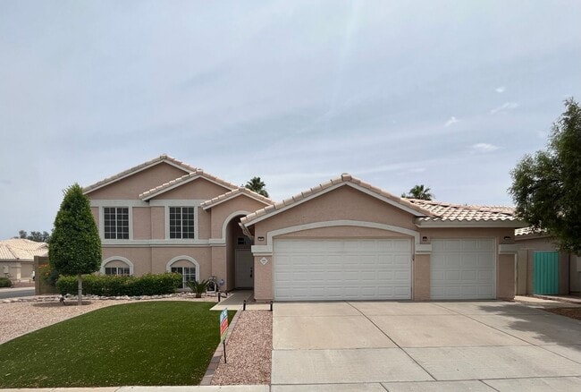 4 Bedroom Home Near N McQueen Rd and E Cha... - 4 Bedroom Home Near N McQueen Rd and E Cha...