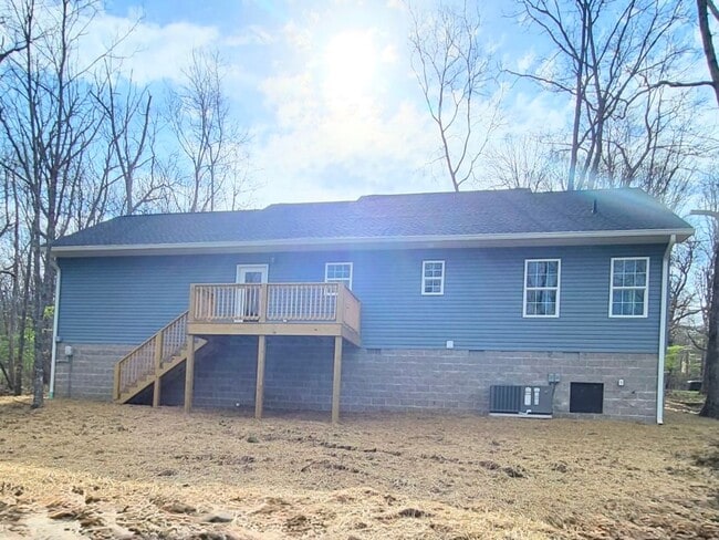 Photo - 165 Lakeshire Dr