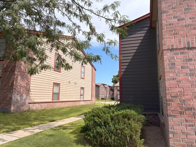 Photo - 1200 E Broadway St