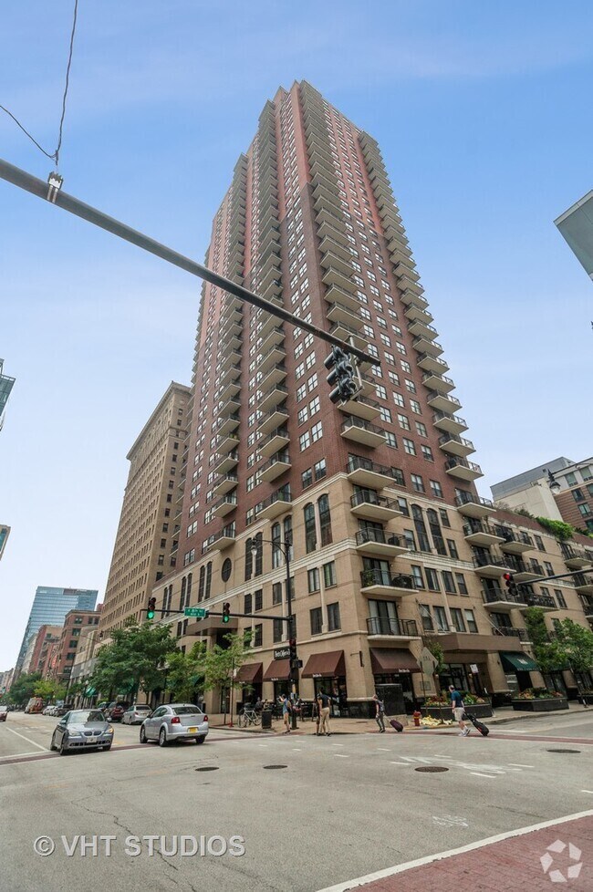 Building Photo - 41 E 8th St Unit 2C Rental