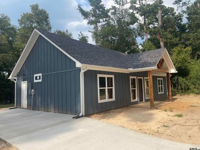 Photo - 446 Chelsea Ln