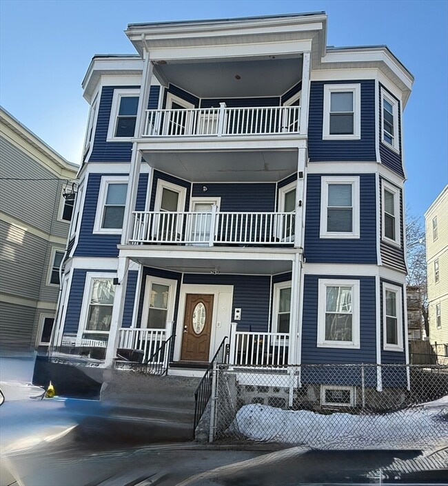 Building Photo - 55 Lithgow St Unit 3