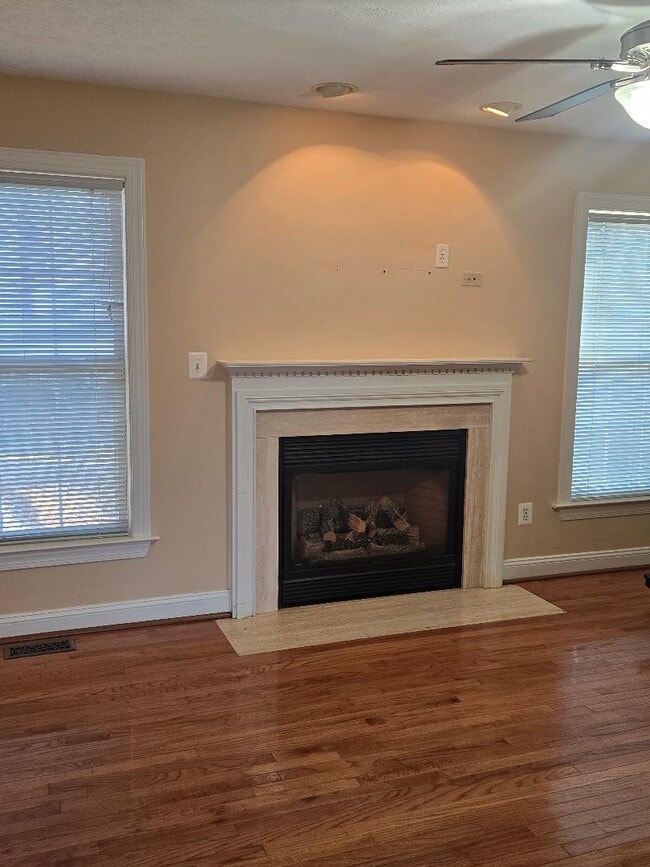 Photo - 21966 Springwood Ct