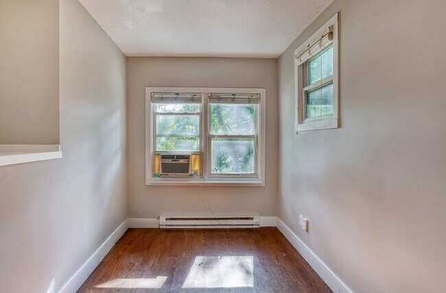 Photo - 1529 Ferry Street Apartments