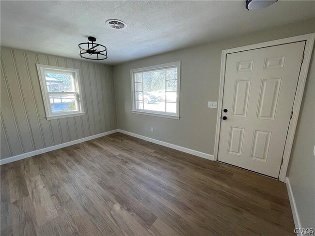 Photo - 4900 Bear Rd