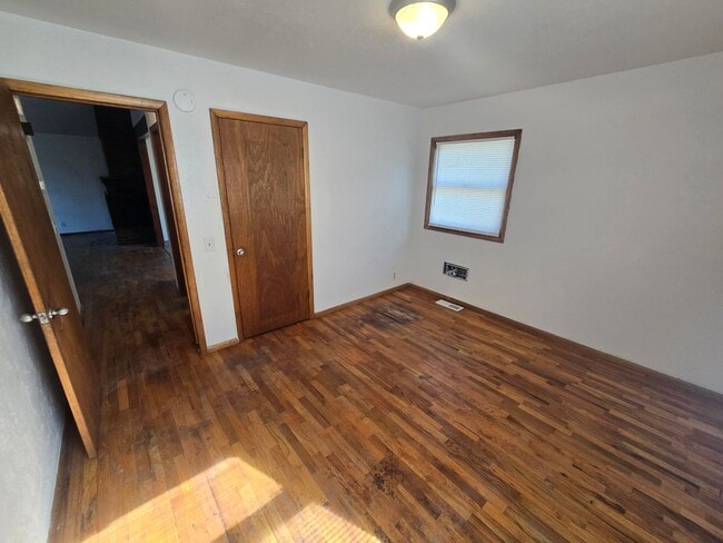 Photo - 080-471 Clay Triplex, Bend Unidad 080-471-A Clay