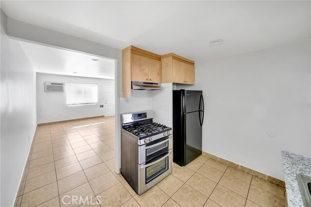 Photo - 14235 Sylvan St