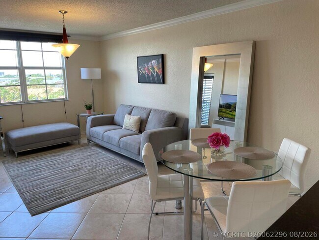 1801 N Flagler Dr Unit 818
