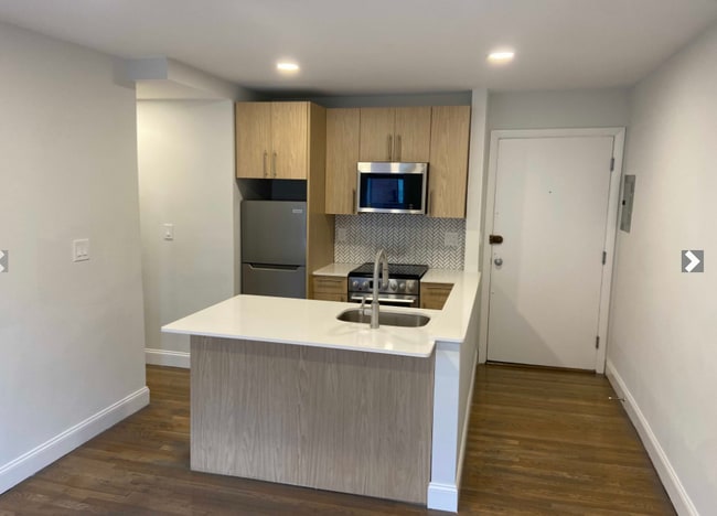 Photo - 529 Beacon St