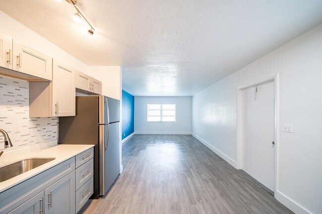 Photo - Key Bay Apartments