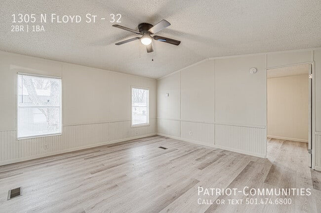 Photo - 1305 N Floyd St