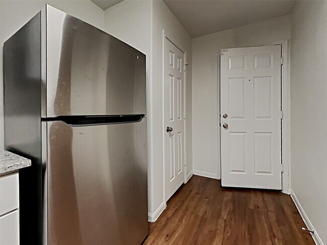 Photo - 21619 Ornella Cir