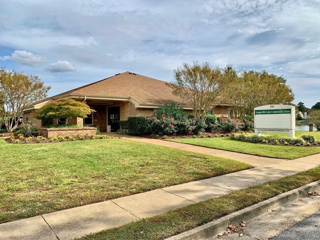 Photo - READY NOW!! Completely Updated 3-Bedroom Townhome in Kempsville Lake! Fenced Backyard - Pet Frien...