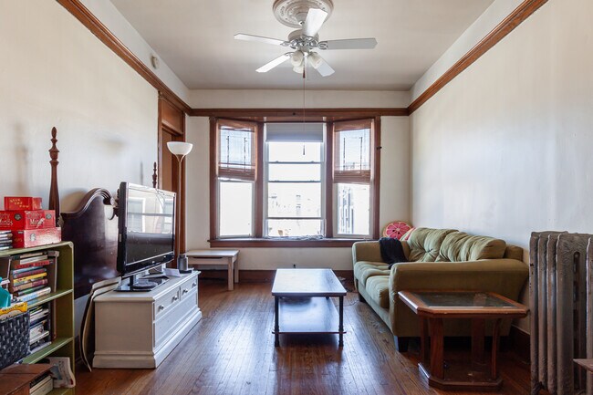 Photo - 3330 N Clark St Unit 3