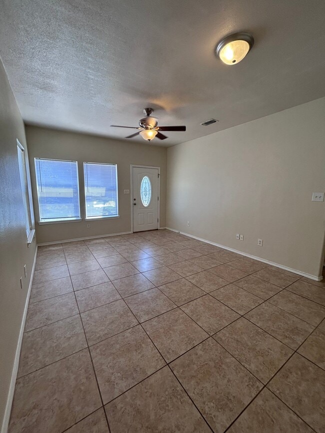 Photo - 1104 Canyon Edge Dr