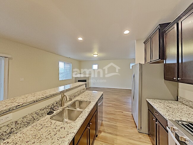 Photo - 2668 Link Ave