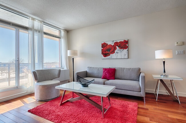 Building Photo - 138 Av. Atwater