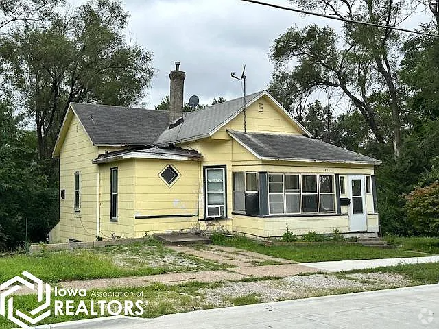 Building Photo - 1806 E Main St Rental