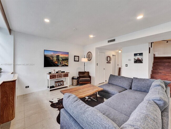 Photo - 1408 Brickell Bay Dr Unidad 411