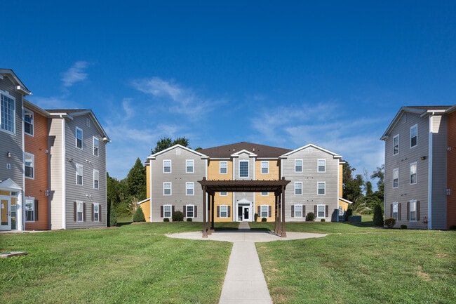 The Reserve at Saluki Pointe