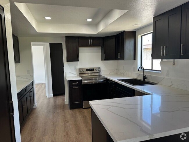 Building Photo - Remodeled 3 Bedroom 2 Bath 2 Story House, ...