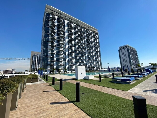 Building Photo - 5300 Paseo Blvd Unit 1212