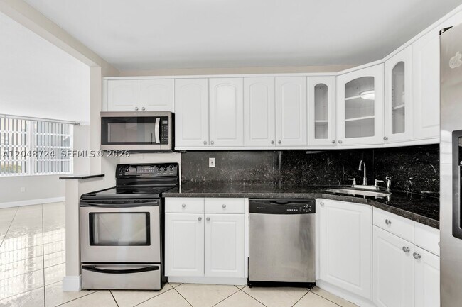 Photo - 2750 NE 183rd St Unit 806
