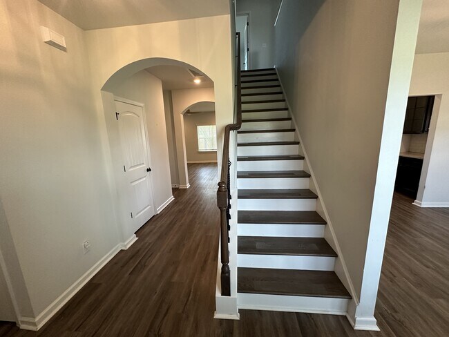 Photo - 74 Gracyn Ln
