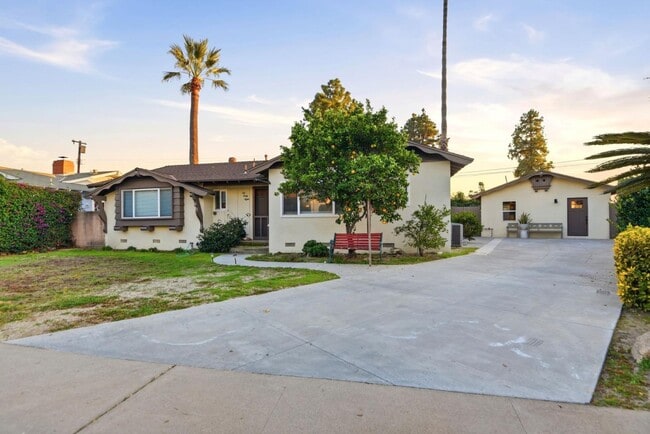 Photo - 648 Anita St