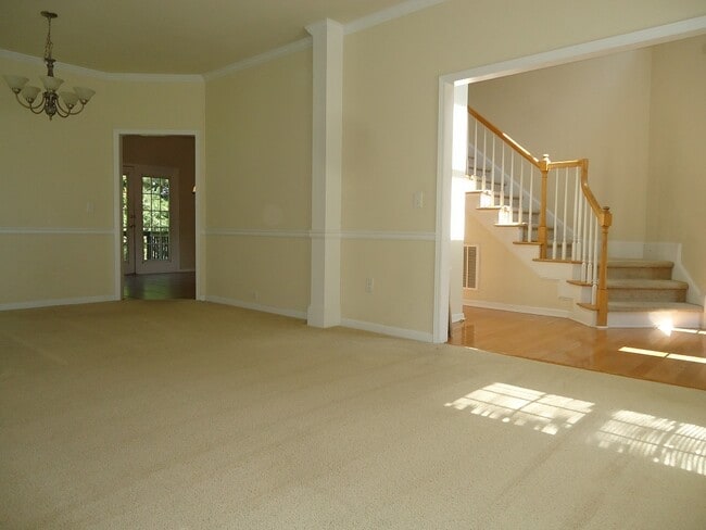 Photo - 417 Oakhall Dr