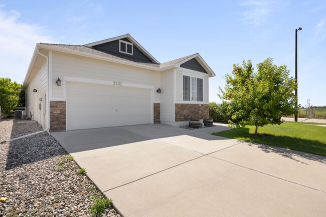 Photo - 2202 Thoreau Dr