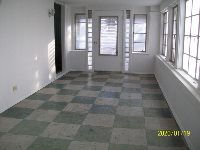 Photo - 5912 W 200 S